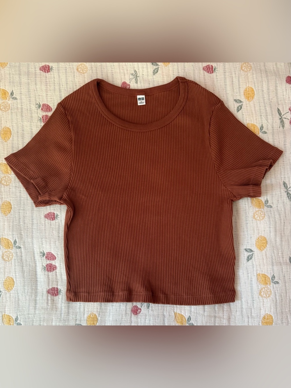 Uniqlo Ribbed Crop Tee in Orange Brown